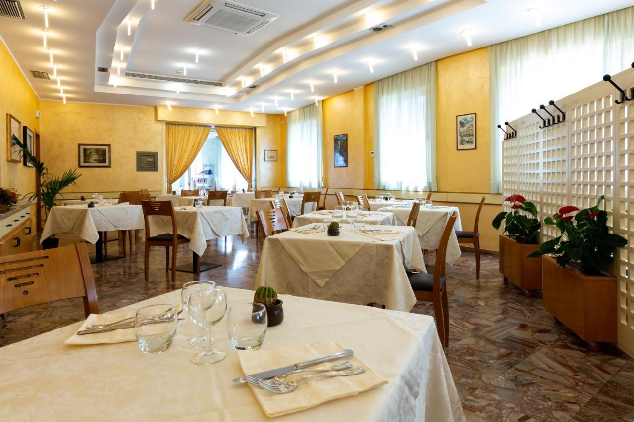 Hotel Belvedere Porto SantʼElpidio Eksteriør bilde
